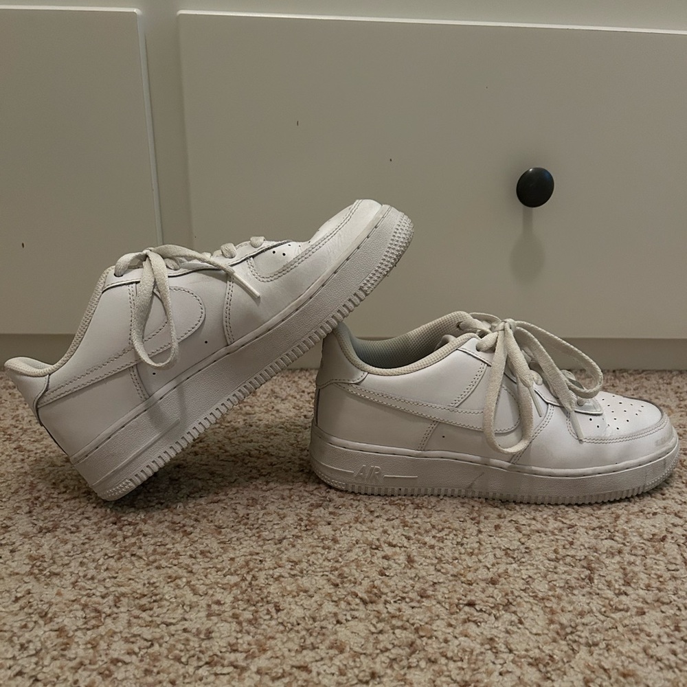 Women’s Nike Air Forces 1’07 | Size 6.5
